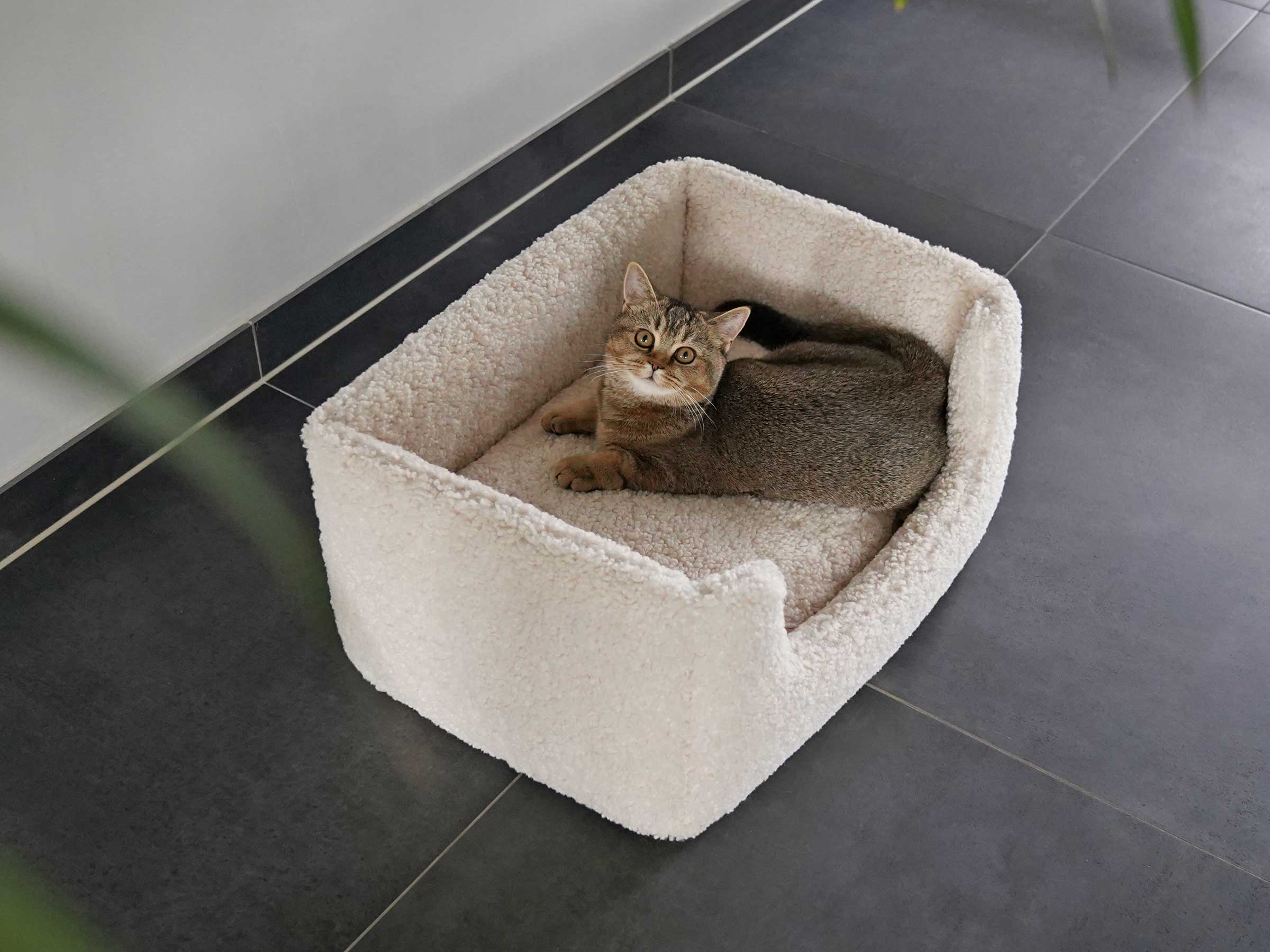 mypado Shara Woolly Cat Bed