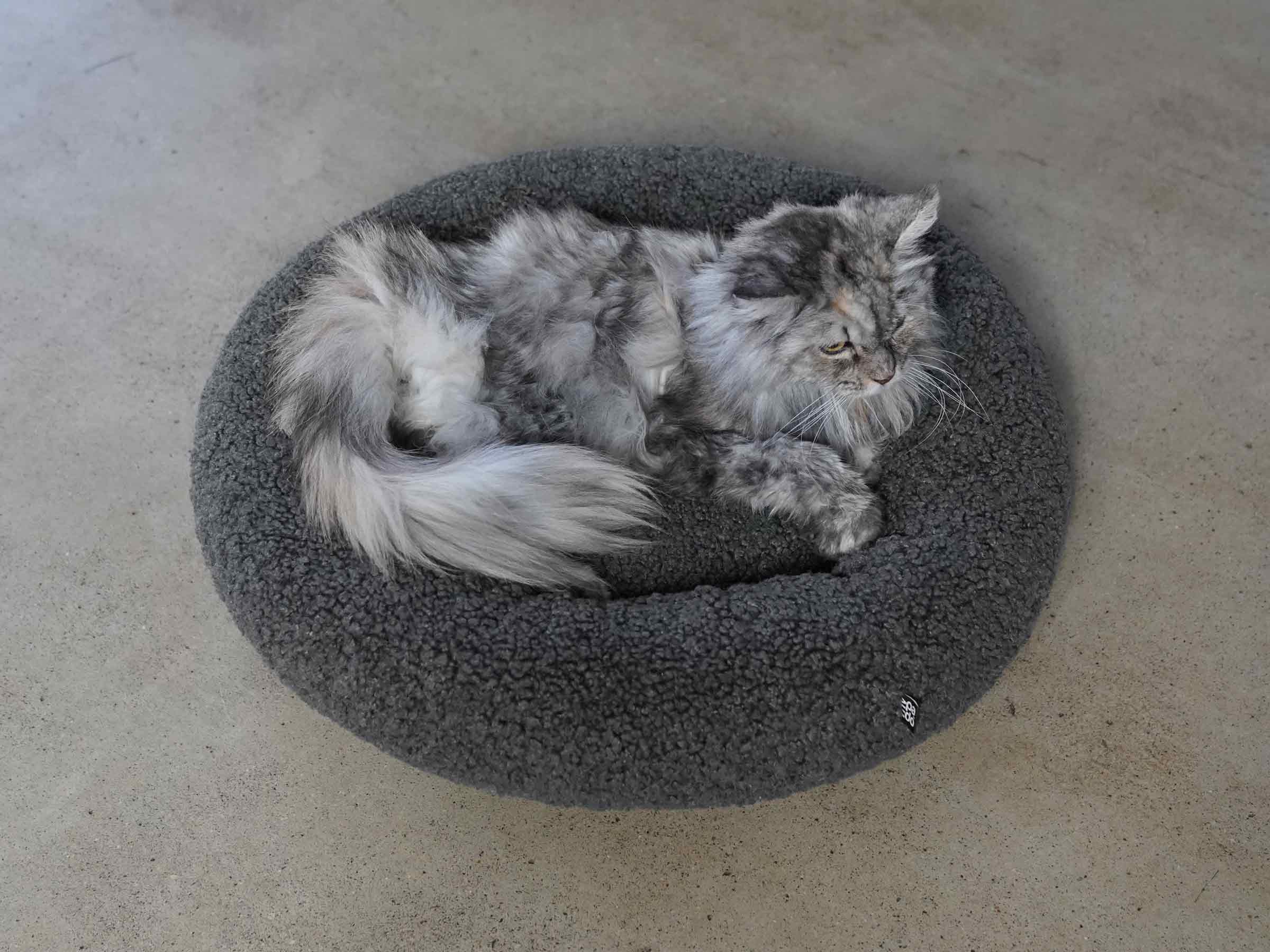mypado Loop Woolly Cat Bed