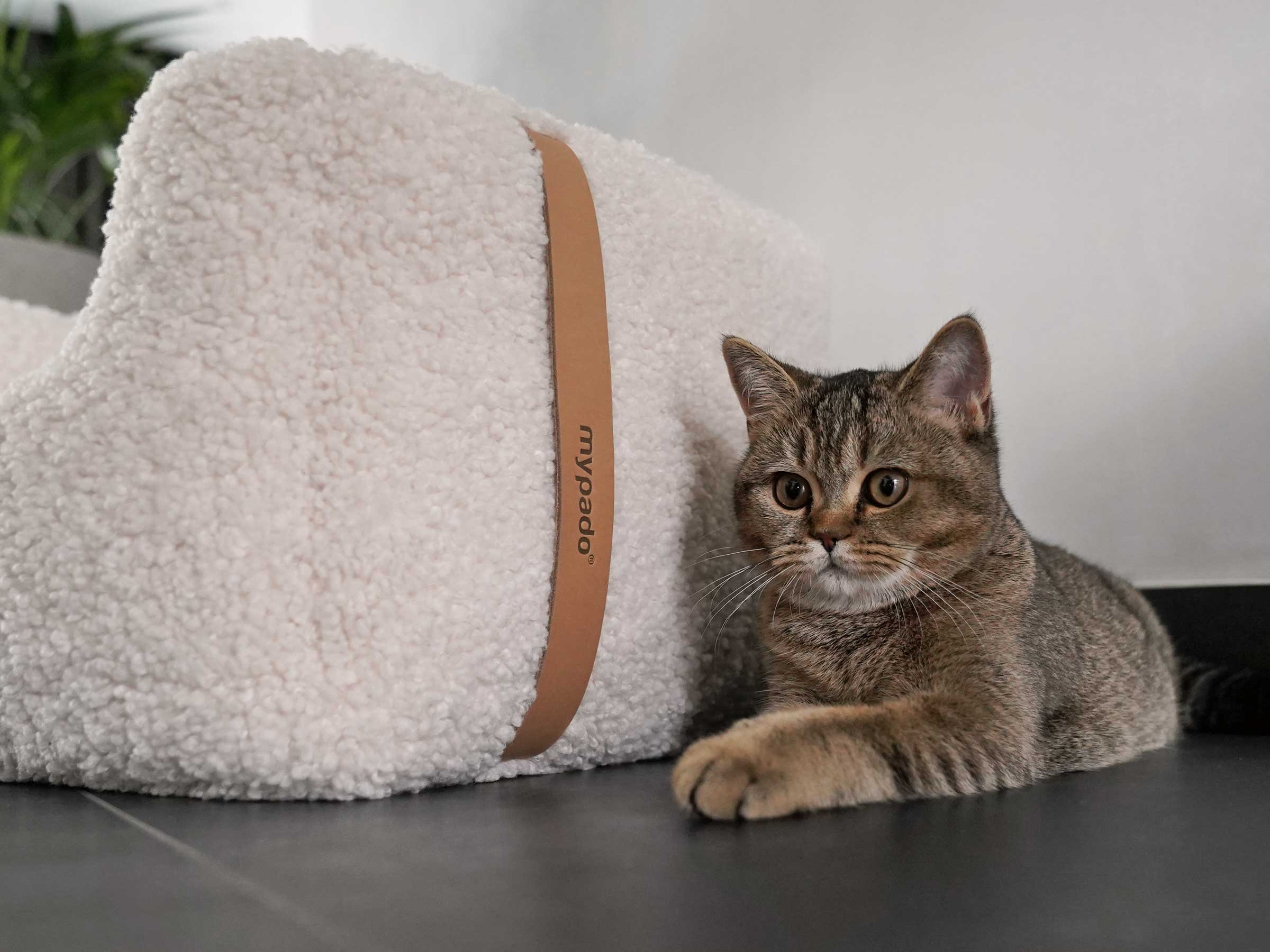 mypado Shara Woolly Cat Bed