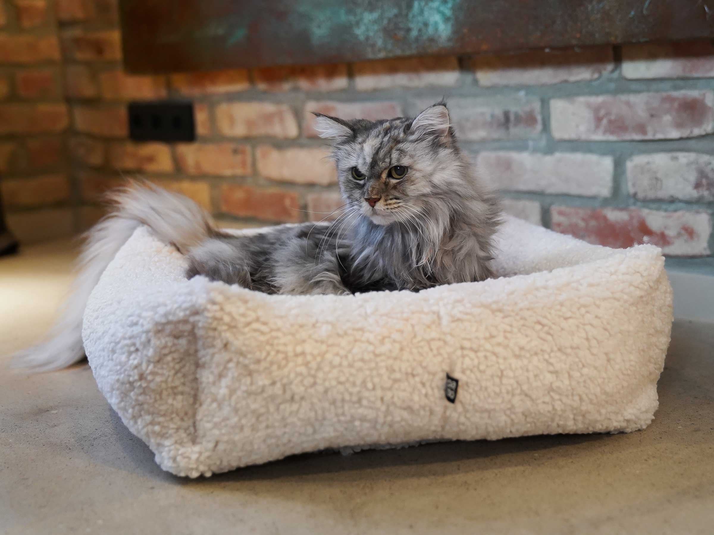 mypado Sena Woolly Cat Bed